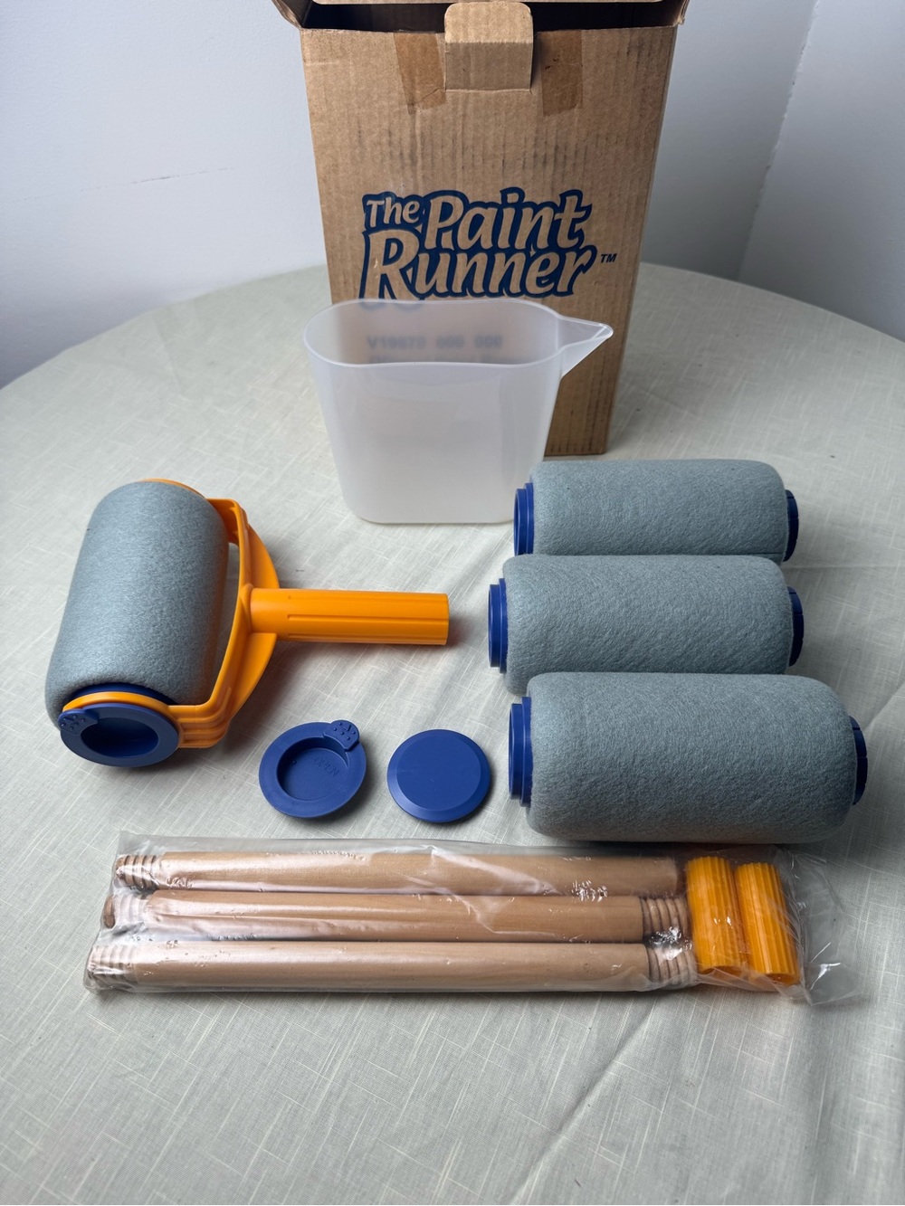 THE PAINT RUNNER Deluxe PAINT ROLLER KIT With 3 EXTRA ROLLERS